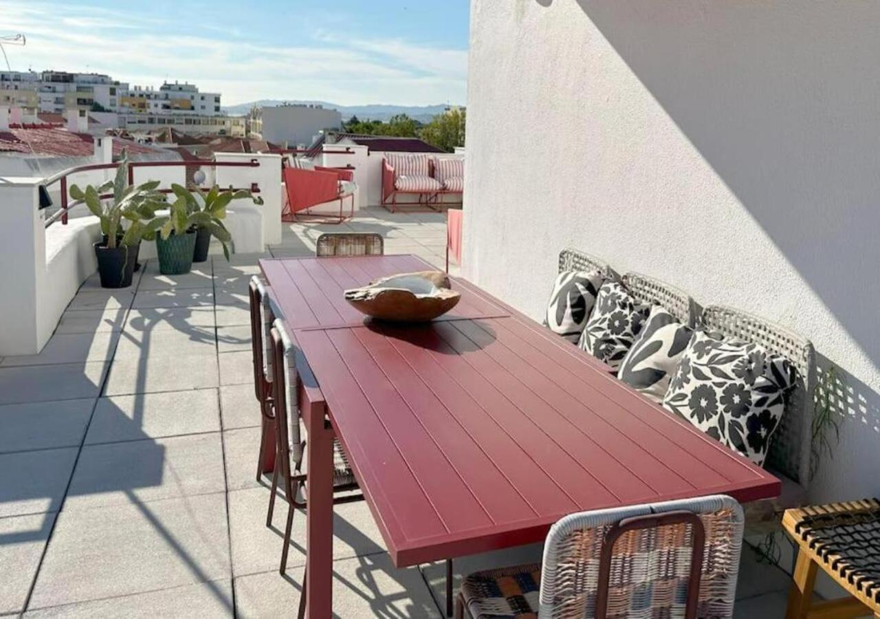 Groovy Caparica Gem With Large Sunny Terrace Lejlighed Costa de Caparica Eksteriør billede