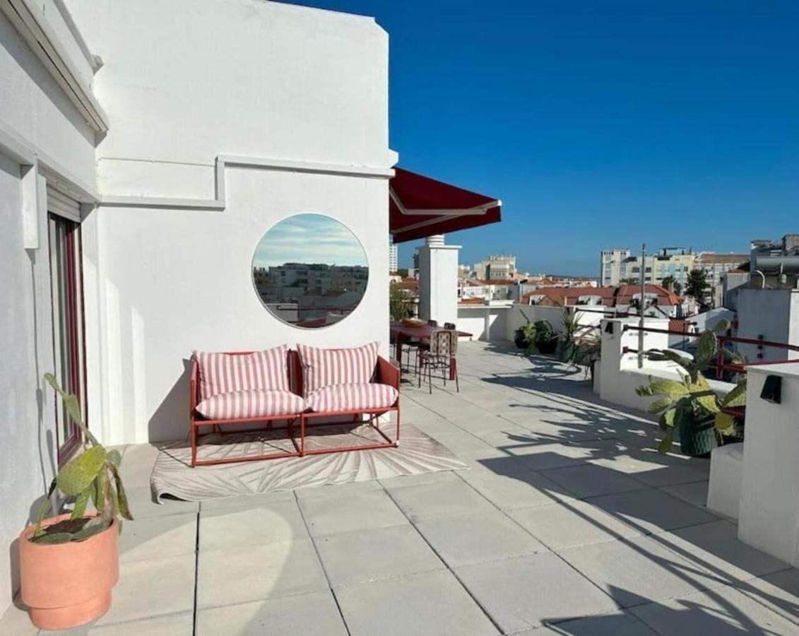 Groovy Caparica Gem With Large Sunny Terrace Lejlighed Costa de Caparica Eksteriør billede